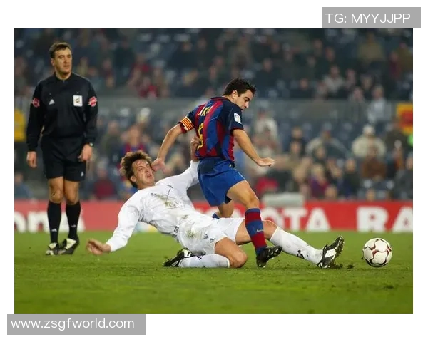 《从草根到巨星：揭秘足球运动员的成长历程与背后故事》